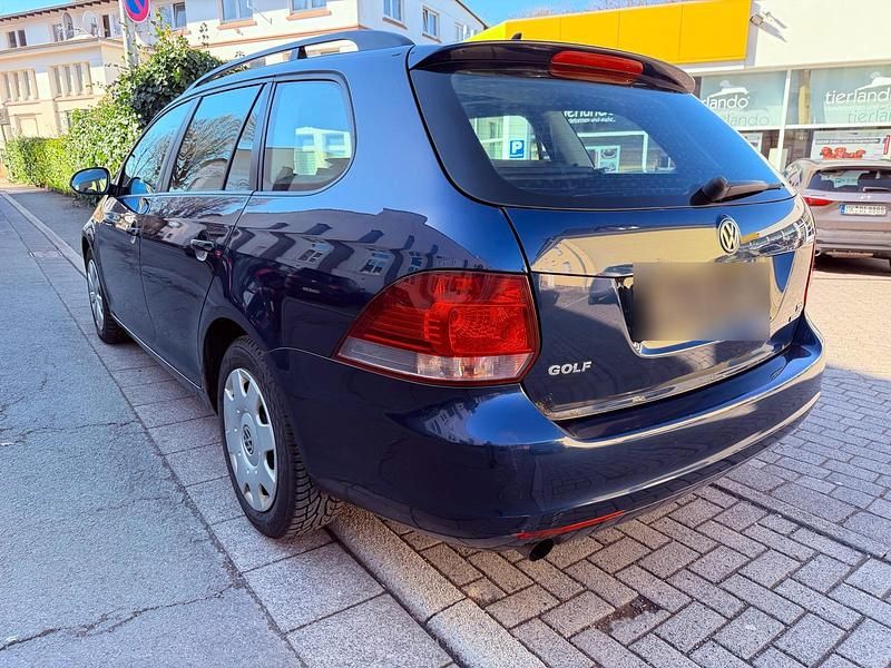 Gebraucht VW Golf VI 77 PS (56 kW) 2011 Blau Kleinwagen