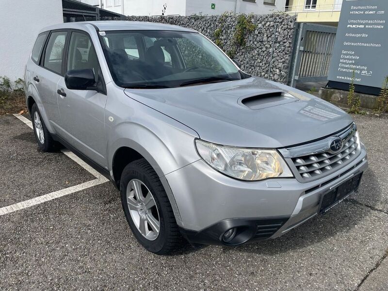 Silber Gebraucht 2012 Subaru Forester Comfort SUV | 4.499 € (Superpreis) - Bild 1/4