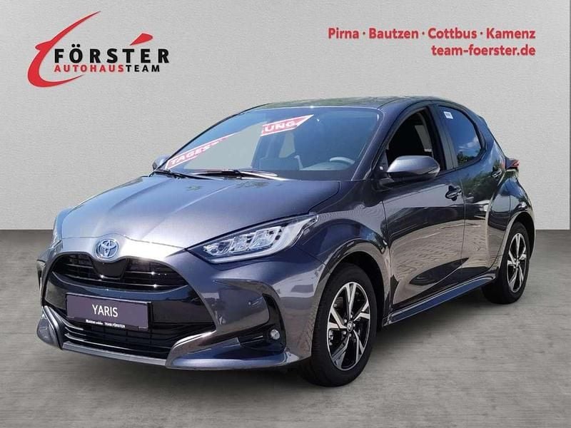 Schneeweiß Neu 2025 Toyota Yaris Comfort Kleinwagen | 21.534 € (Superpreis) - Bild 1/4