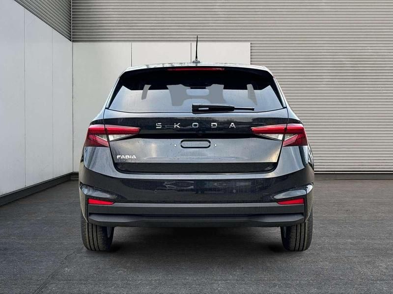 Neu Skoda Fabia Selection 116 PS (85 kW) 2025 Graphitegrau metallic Limousine