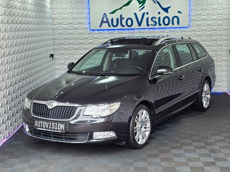 Gebraucht Skoda Superb Elegance 140 PS (102 kW) 2012 Schwarz Kombi