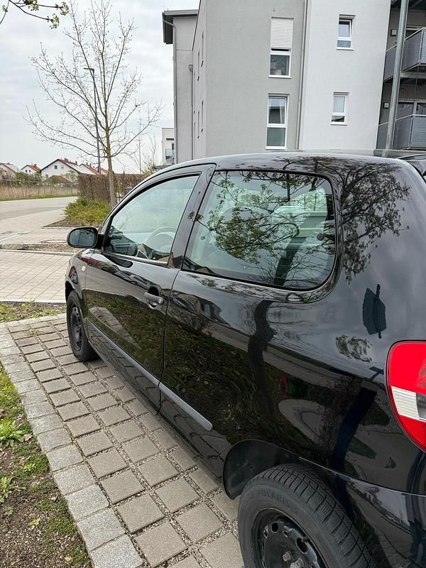 Second-hand VW Fox 75 CP (55 kW) 2006 Negru Hatchback