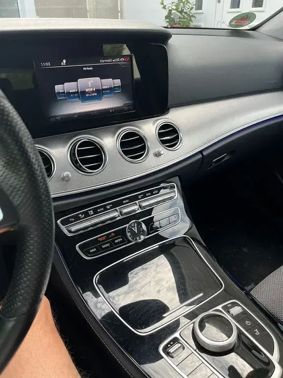 Gebraucht Mercedes E220 Avantgarde 194 PS (142 kW) 2017 Grau Limousine