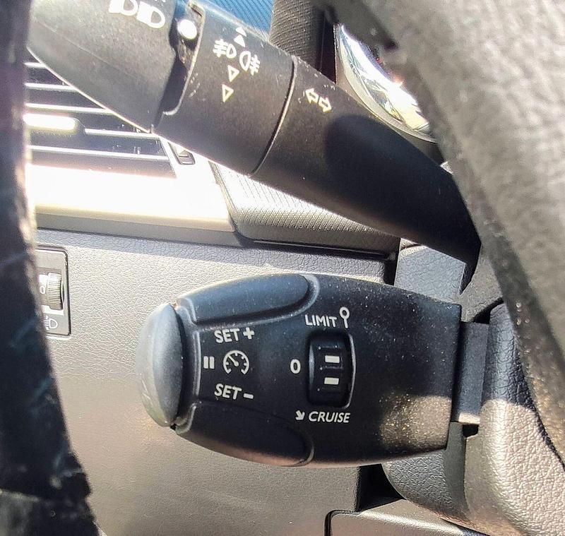 Gebraucht Peugeot 207 CC 120 PS (88 kW) 2013 Grau Cabrio
