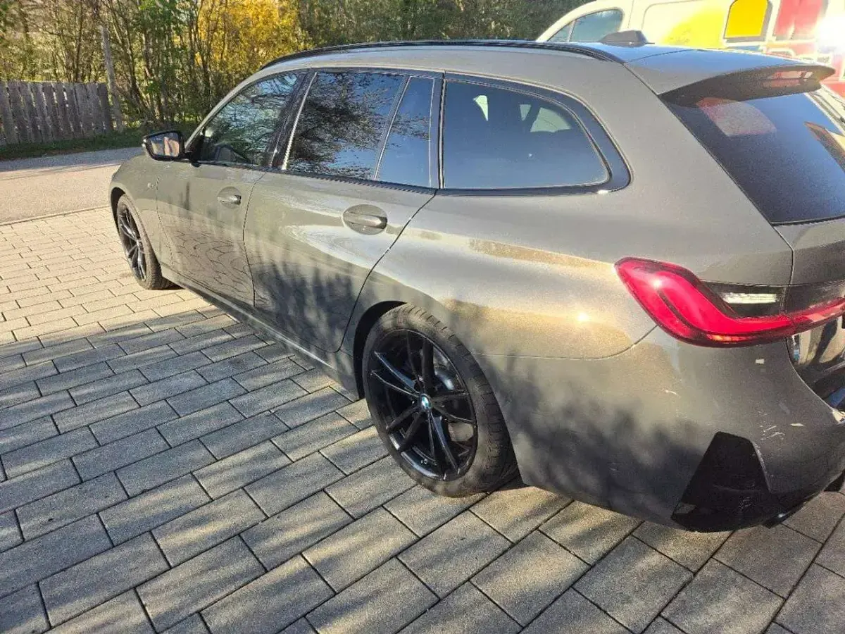 Gebraucht BMW 320 Comfort Edition 190 PS (139 kW) 2024 Grau Kombi