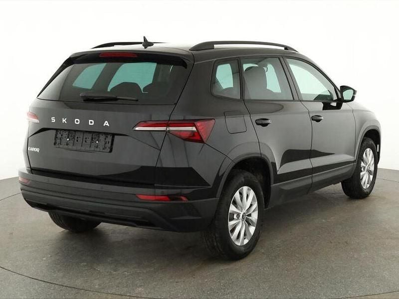 Neu Skoda Karoq Selection 150 PS (110 kW) 2025 Black magic perleffekt SUV