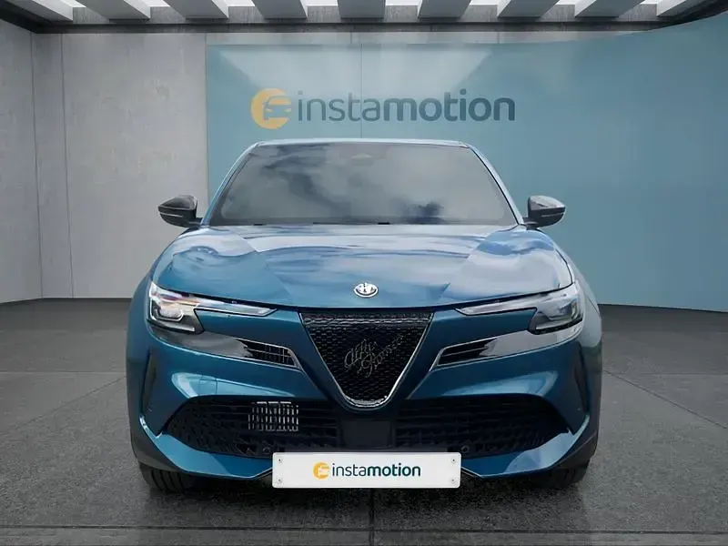 Neu Alfa Romeo Junior 145 PS (106 kW) 2026 Blau SUV