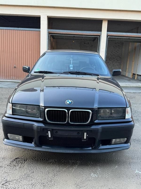 Schwarz Gebraucht 1998 BMW 316 Coupé | 1.399 € (Guter Preis) - Bild 1/4