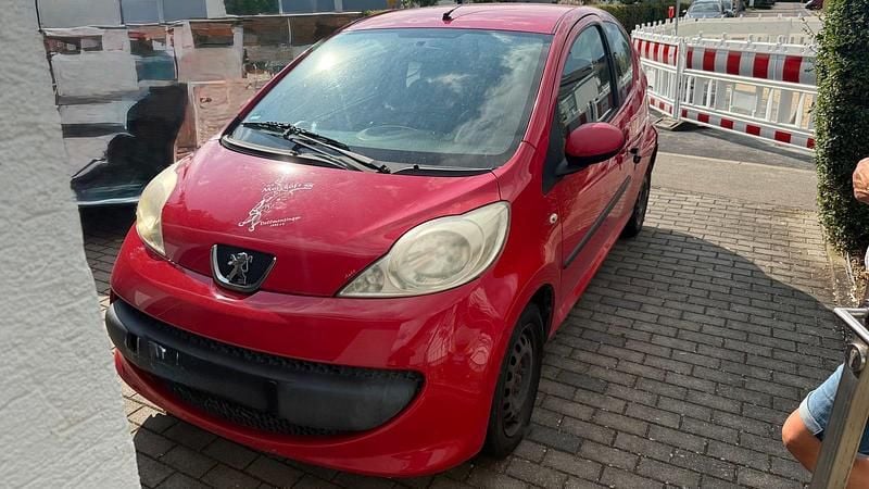 Rot Gebraucht 2006 Peugeot 107 Filou Kleinwagen | 599 € (Superpreis) - Bild 1/4