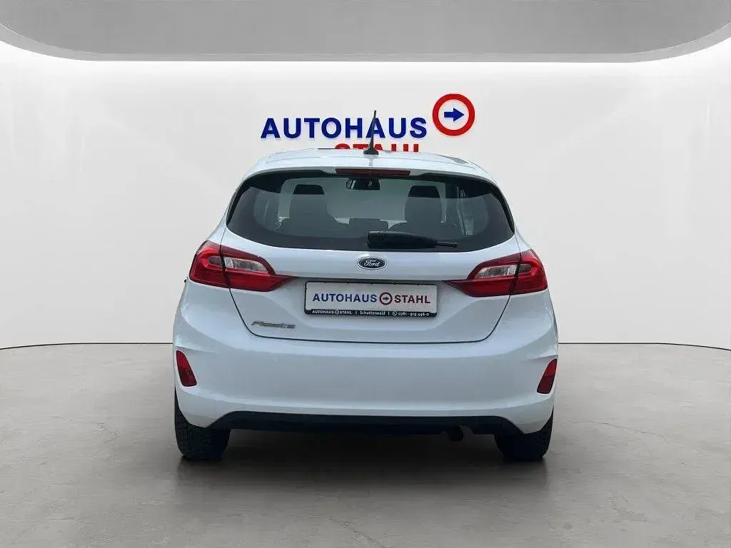 Gebraucht Ford Fiesta Cool & Connect 75 PS (55 kW) 2020 Weiß Kleinwagen