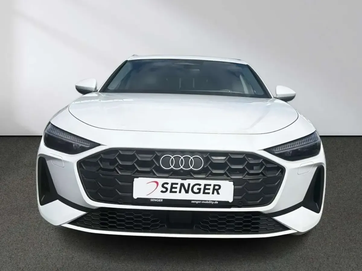Gebraucht Audi A5 Sport 204 PS (150 kW) 2025 Gletscherweiß Kombi