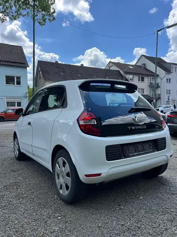 Gebraucht Renault Twingo Life 69 PS (50 kW) 2017 Weiß Kleinwagen
