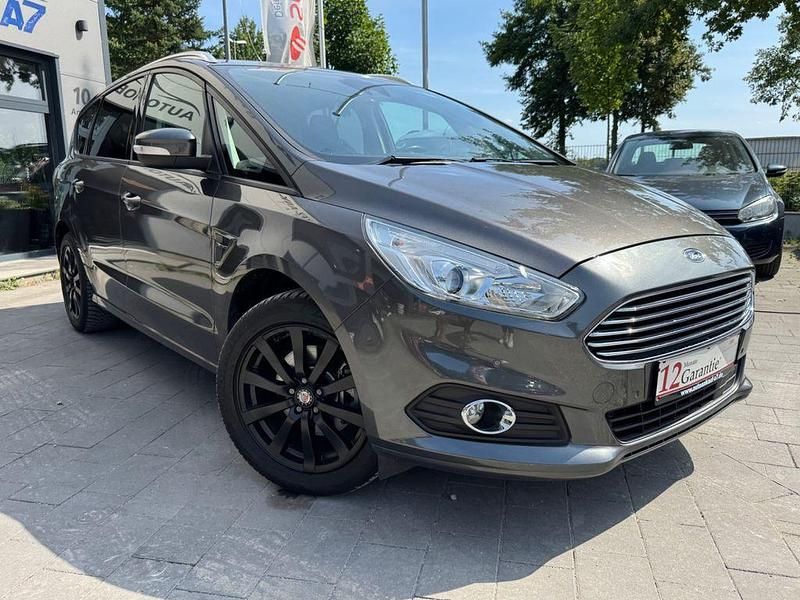 Grau Gebraucht 2018 Ford S-MAX Business Edition Van / Kleinbus | 17.499 € (Etwas zu teuer) - Bild 1/4