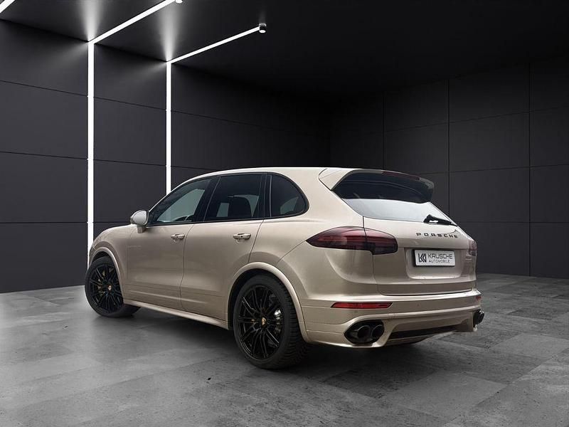 Gebraucht Porsche Cayenne Turbo S 570 PS (419 kW) 2016 Gold SUV