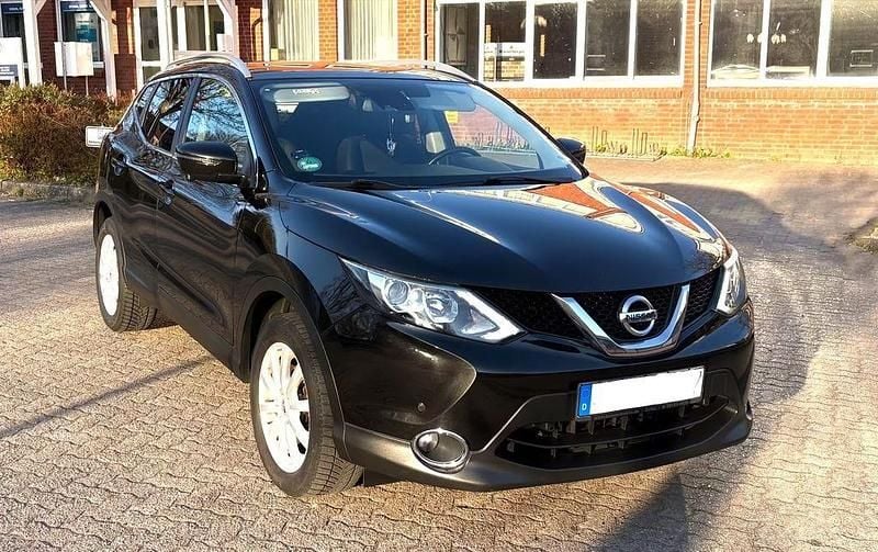Schwarz Gebraucht 2017 Nissan Qashqai N-Connecta SUV | 12.000 € (Guter Preis) - Bild 1/4