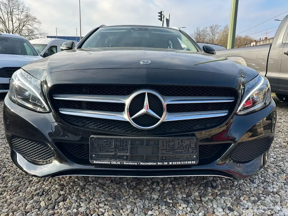 Gebraucht Mercedes C180 Avantgarde 156 PS (114 kW) 2017 Schwarz Kombi