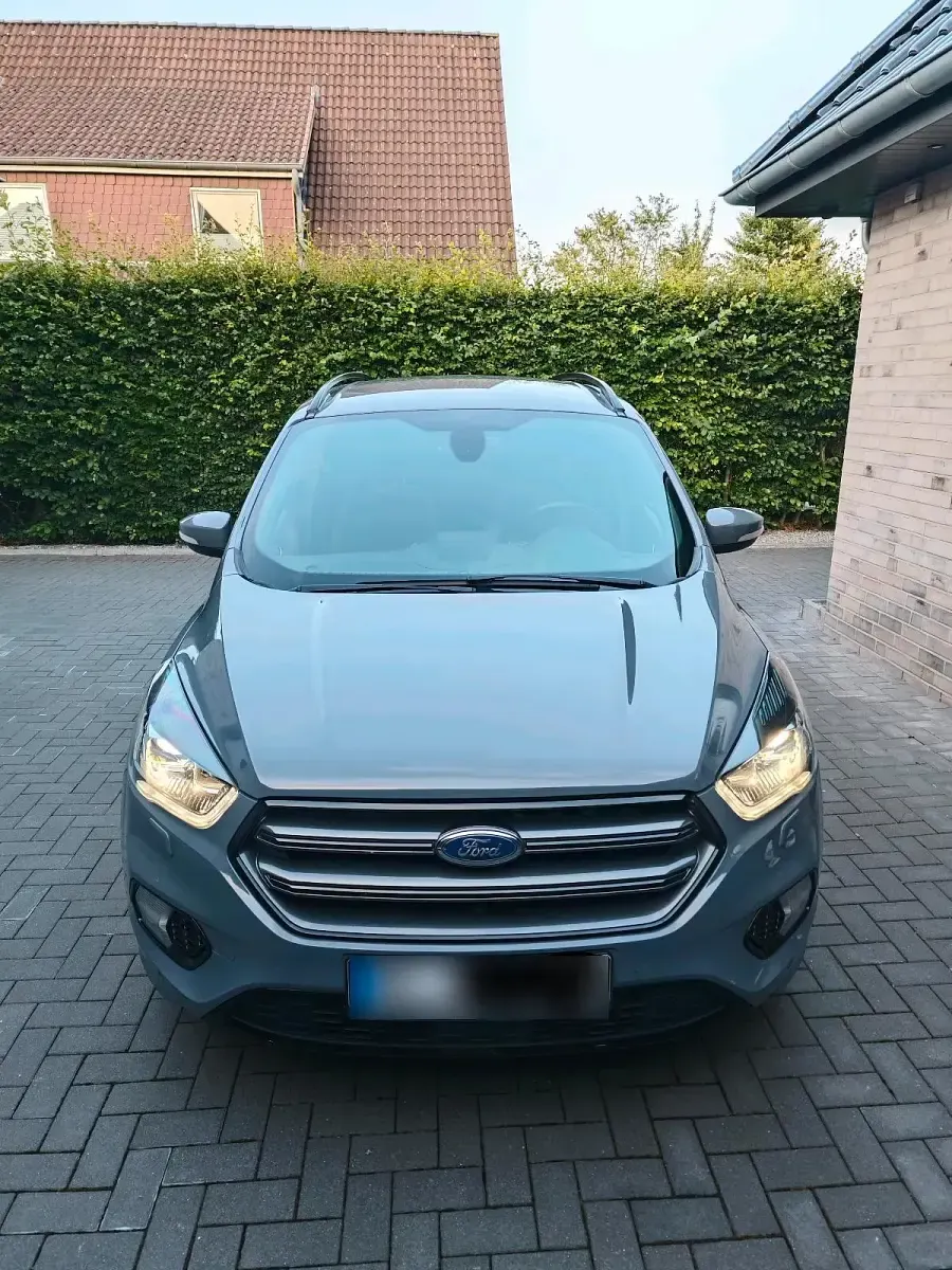 Gebraucht Ford Kuga ST-Line 180 PS (132 kW) 2020 Grau SUV