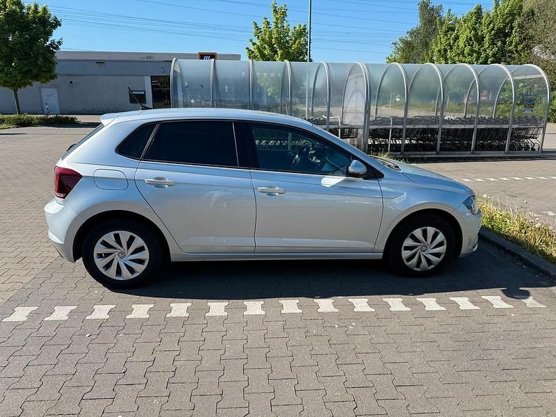 Silber Gebraucht 2018 VW Polo Limousine | 9.000 € (Superpreis) - Bild 1/4