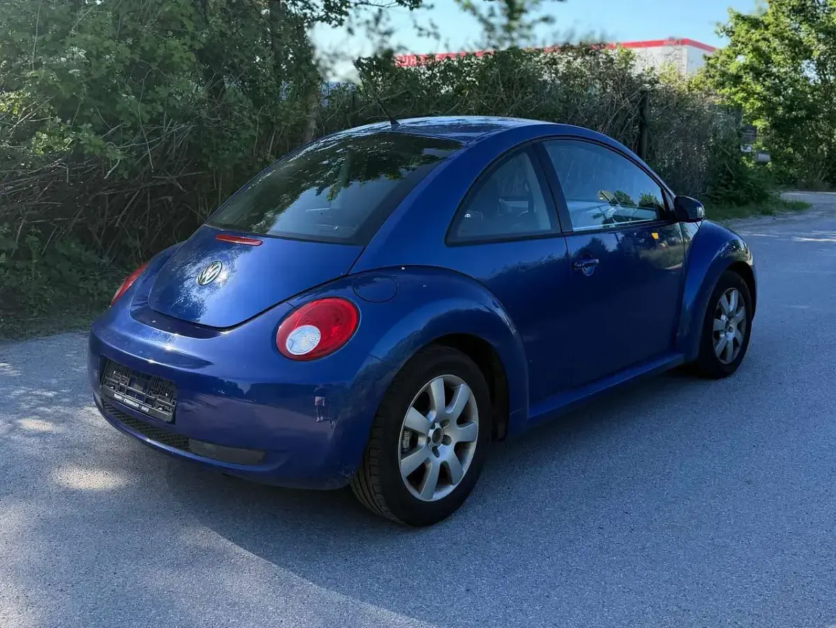 Gebraucht VW New Beetle 75 PS (55 kW) 2006 Laser blue perleffekt Kleinwagen