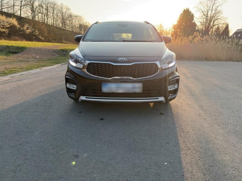 Gebraucht Kia Carens 141 PS (103 kW) 2017 Schwarz Van / Kleinbus