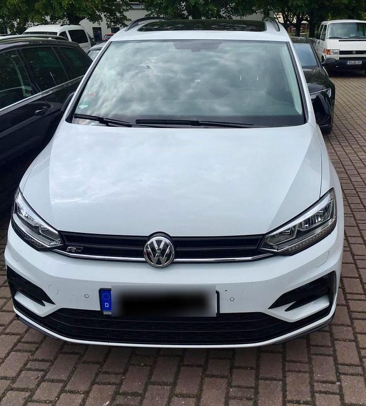 Weiß Gebraucht 2018 VW Touran R-line Van / Kleinbus | 21.200 € (Guter Preis) - Bild 1/4