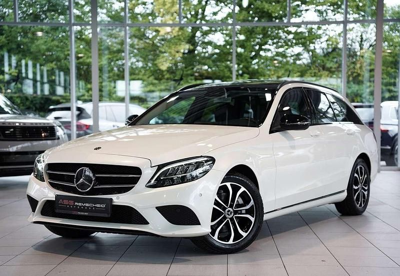 Weiß Gebraucht 2018 Mercedes C200 Avantgarde Kombi | 21.790 € (Etwas zu teuer) - Bild 1/4