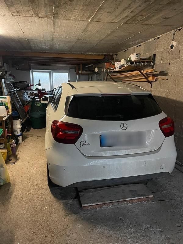 Gebraucht Mercedes A180 122 PS (89 kW) 2017 Weiß Kleinwagen