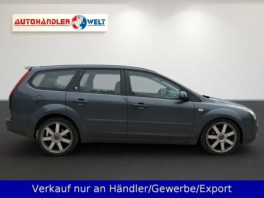 Gebraucht Ford Focus Ghia 145 PS (106 kW) 2005 Grau Kombi