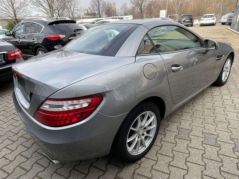 Gebraucht Mercedes SLK200 184 PS (135 kW) 2012 Palladiumsilber  metalliclack Cabrio