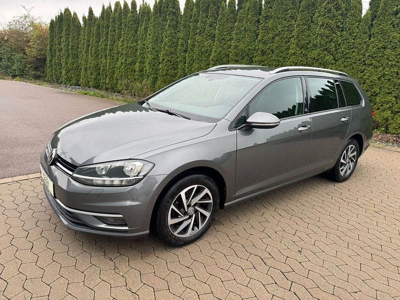 Grau Gebraucht 2017 VW Golf VII Sound Kombi | 10.790 € (Guter Preis) - Bild 1/4