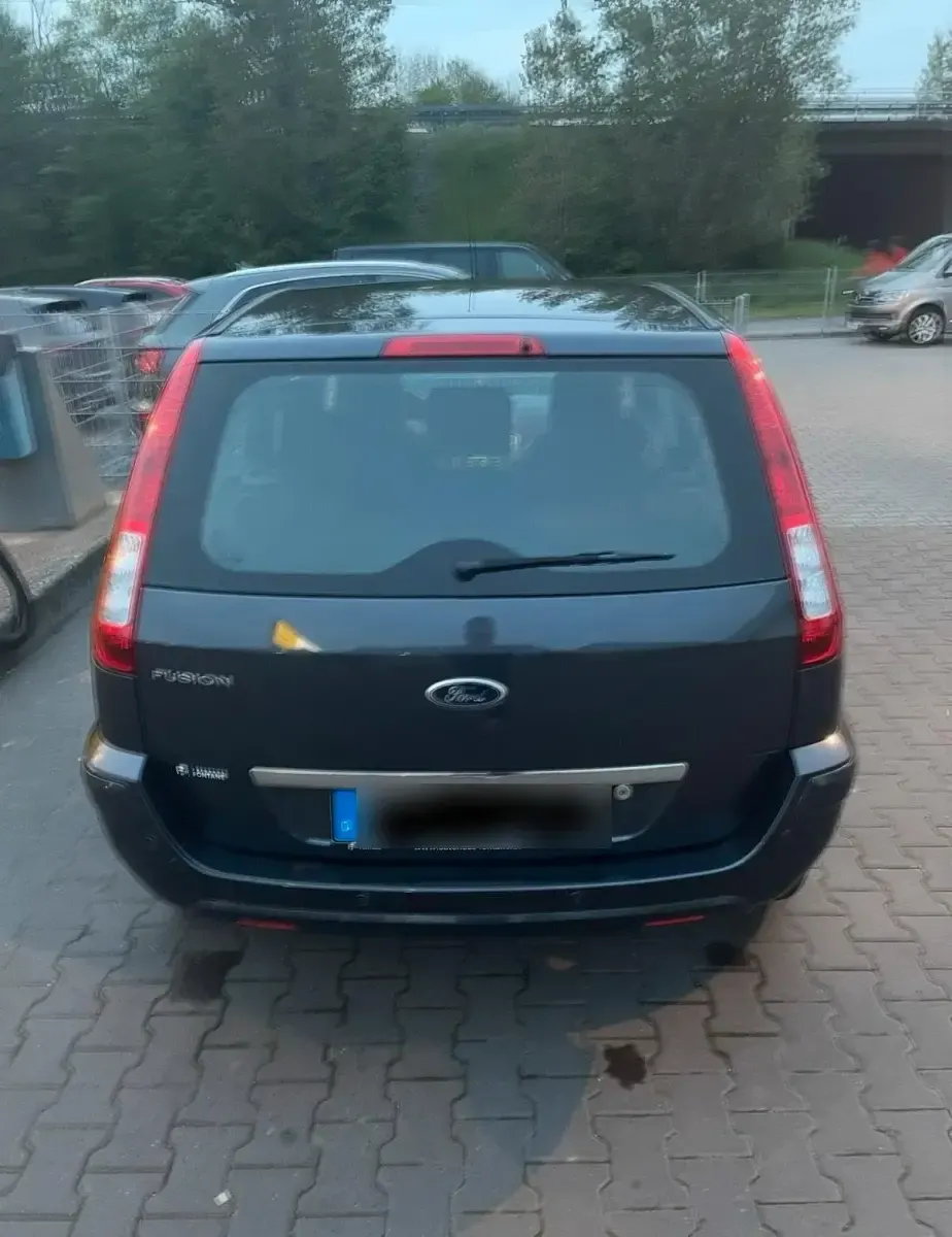 Gebraucht Ford Fusion 101 PS (74 kW) 2010 Blau Kleinwagen