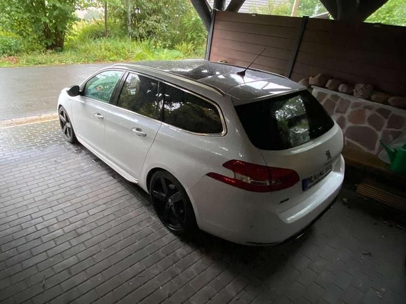 Weiß Gebraucht 2015 Peugeot 308 GT Kombi | 9.900 € (Superpreis) - Bild 1/4