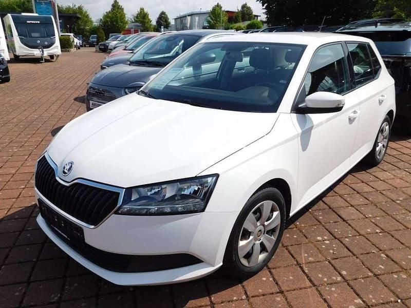 Candy white Gebraucht 2021 Skoda Fabia Cool Plus Kleinwagen | 9.450 € (Superpreis) - Bild 1/4