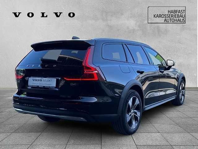 Gebraucht Volvo V60 CC 145 PS (106 kW) 2023 Kombi