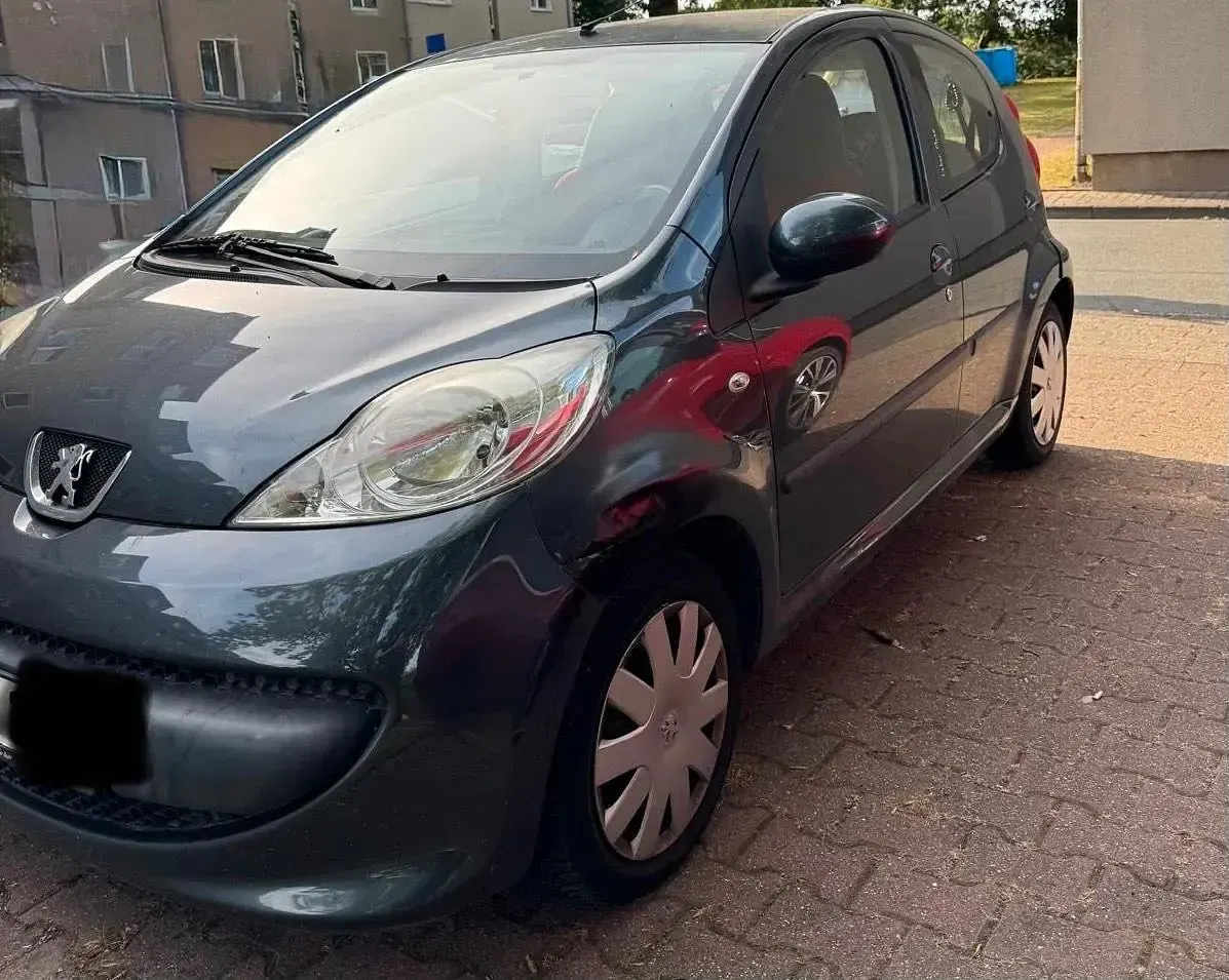 Gebraucht Peugeot 107 68 PS (50 kW) 2008 Grau Kleinwagen