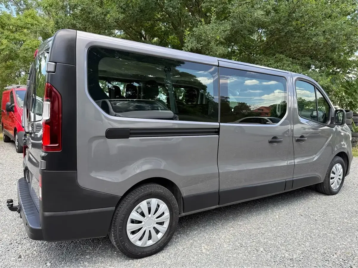 Gebraucht Opel Vivaro 115 PS (84 kW) 2015 Grau Van / Kleinbus