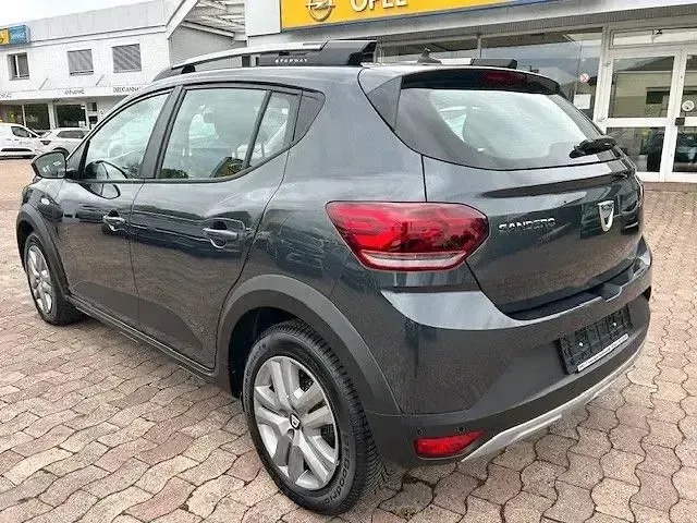 Gebraucht Dacia Sandero Comfort 169 PS (124 kW) 2021 Grau SUV