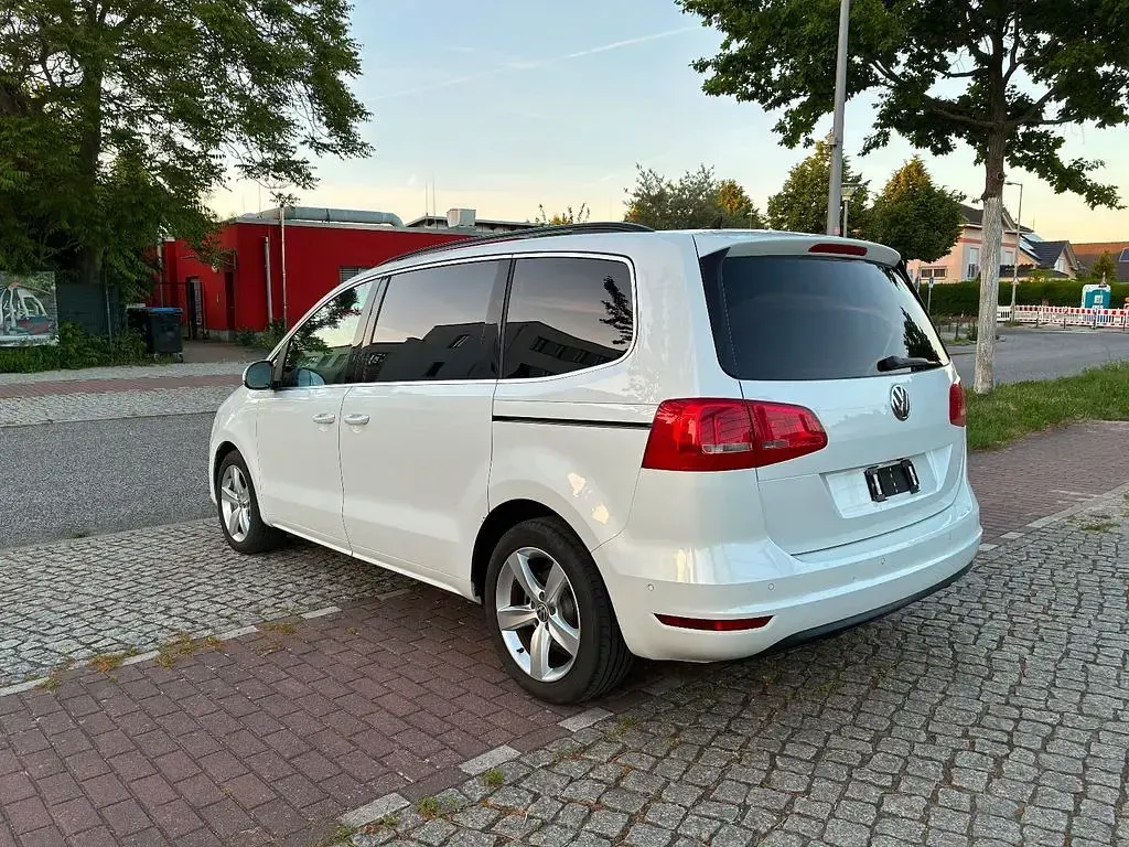 Gebraucht VW Sharan 177 PS (130 kW) 2014 Weiß Van / Kleinbus