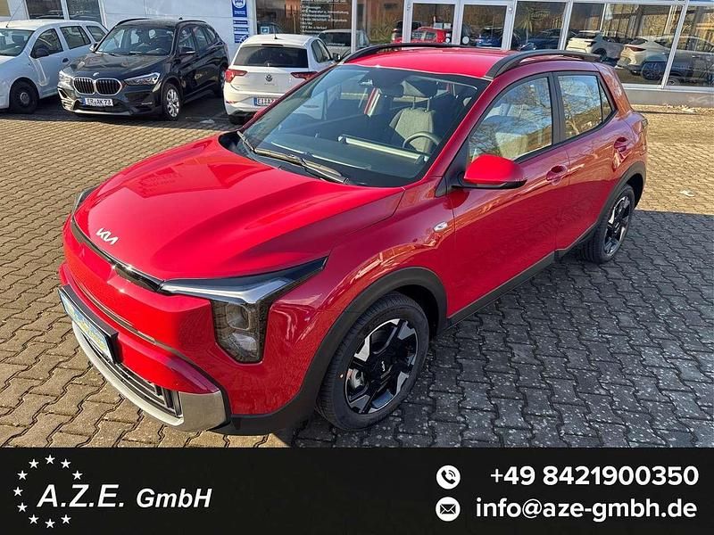 Neu Kia Stonic 101 PS (74 kW) 2025 Signalrotmet. SUV