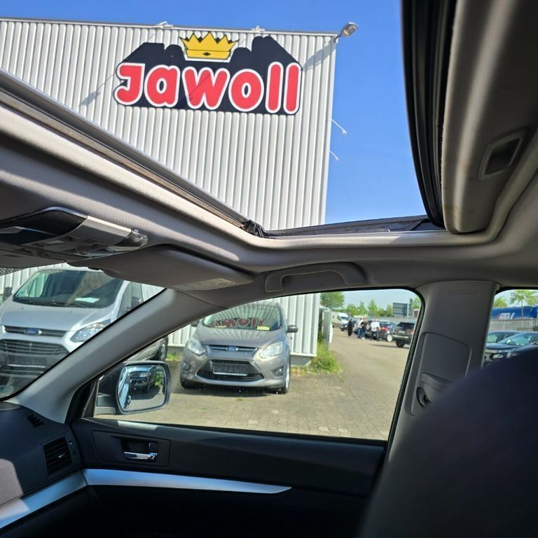 Grau Gebraucht 2011 Subaru Legacy Kombi | 2.450 € - Bild 1/3