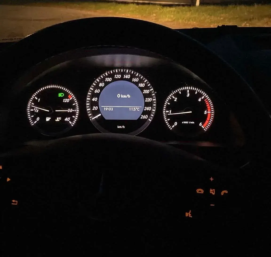 Gebraucht Mercedes C200 136 PS (100 kW) 2010 Schwarz Limousine