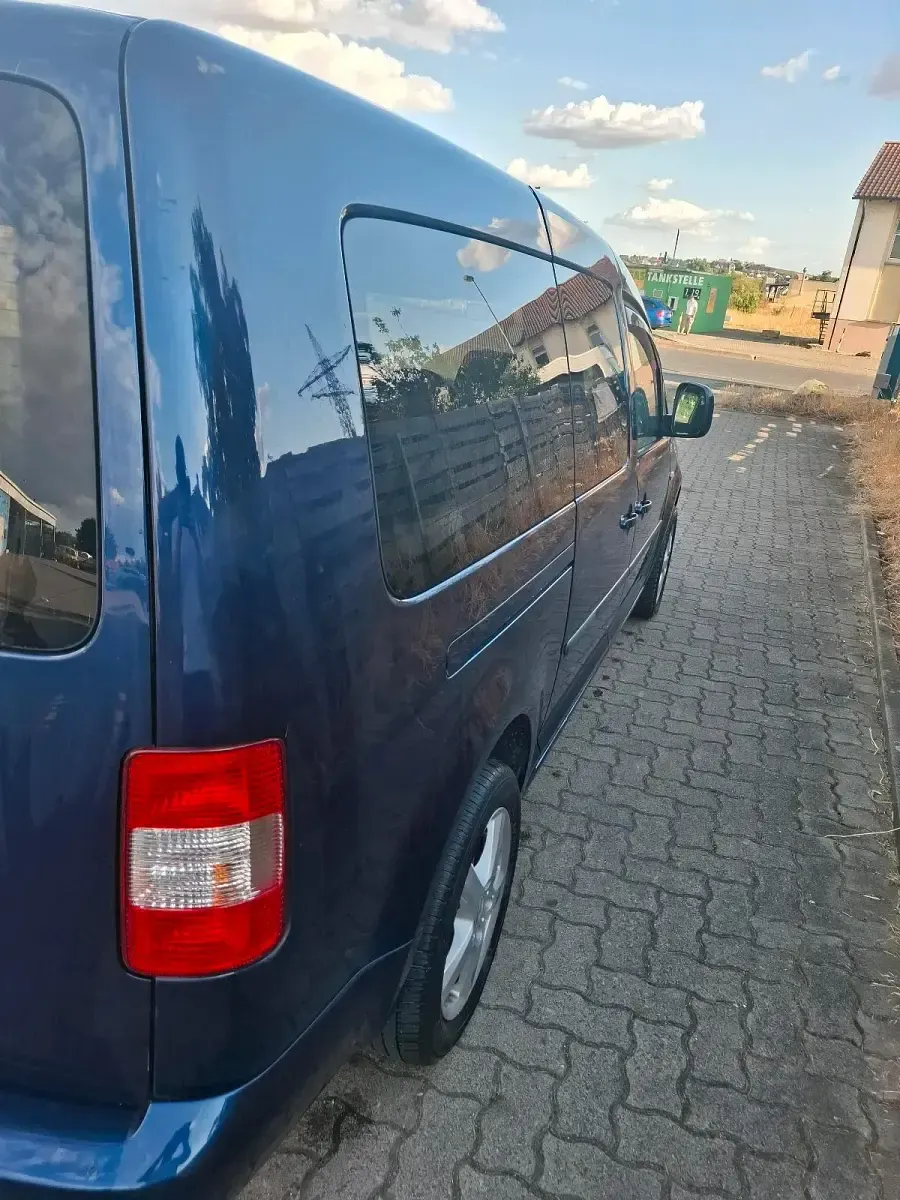 Gebraucht VW Caddy Maxi 105 PS (77 kW) 2009 Blau Van / Kleinbus
