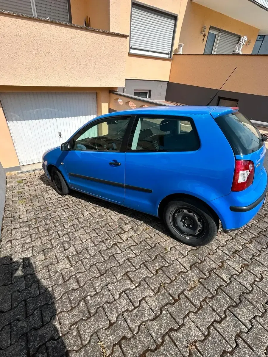 Gebraucht VW Polo 69 PS (50 kW) 2003 Blau Kleinwagen