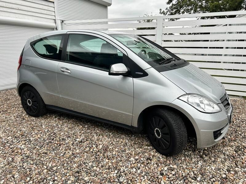 Silber Gebraucht 2010 Mercedes A160 Kleinwagen | 5.820 € (Fairer Preis) - Bild 1/4
