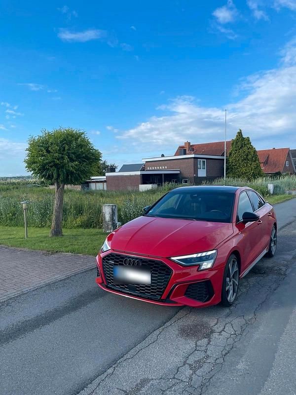 Gebraucht Audi A3 Ambiente 200 PS (147 kW) 2022 Rot Limousine