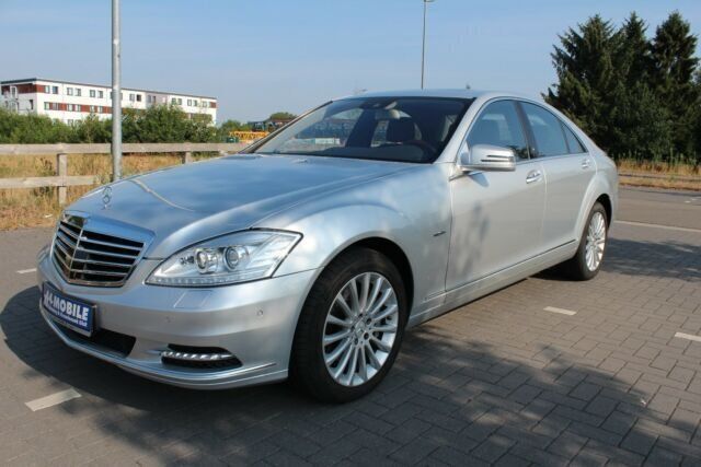 Gebraucht Mercedes S500 435 PS (319 kW) 2011 Silber metallic Limousine