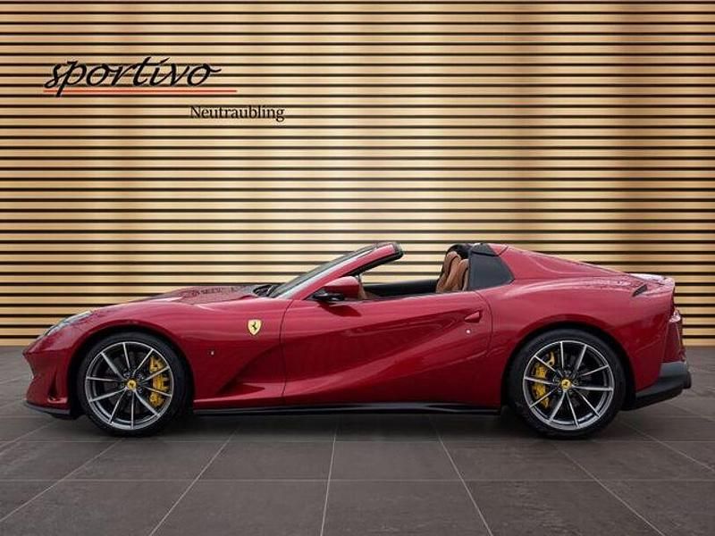 Gebraucht Ferrari 812 800 PS (588 kW) 2021 Rot Cabrio