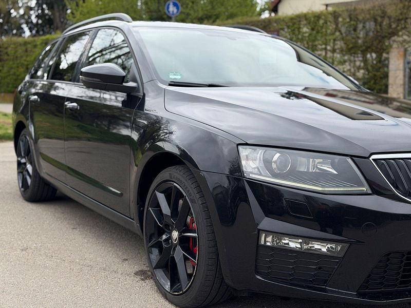 Second-hand Skoda Octavia RS 184 CP (135 kW) 2015 Negru Hatchback