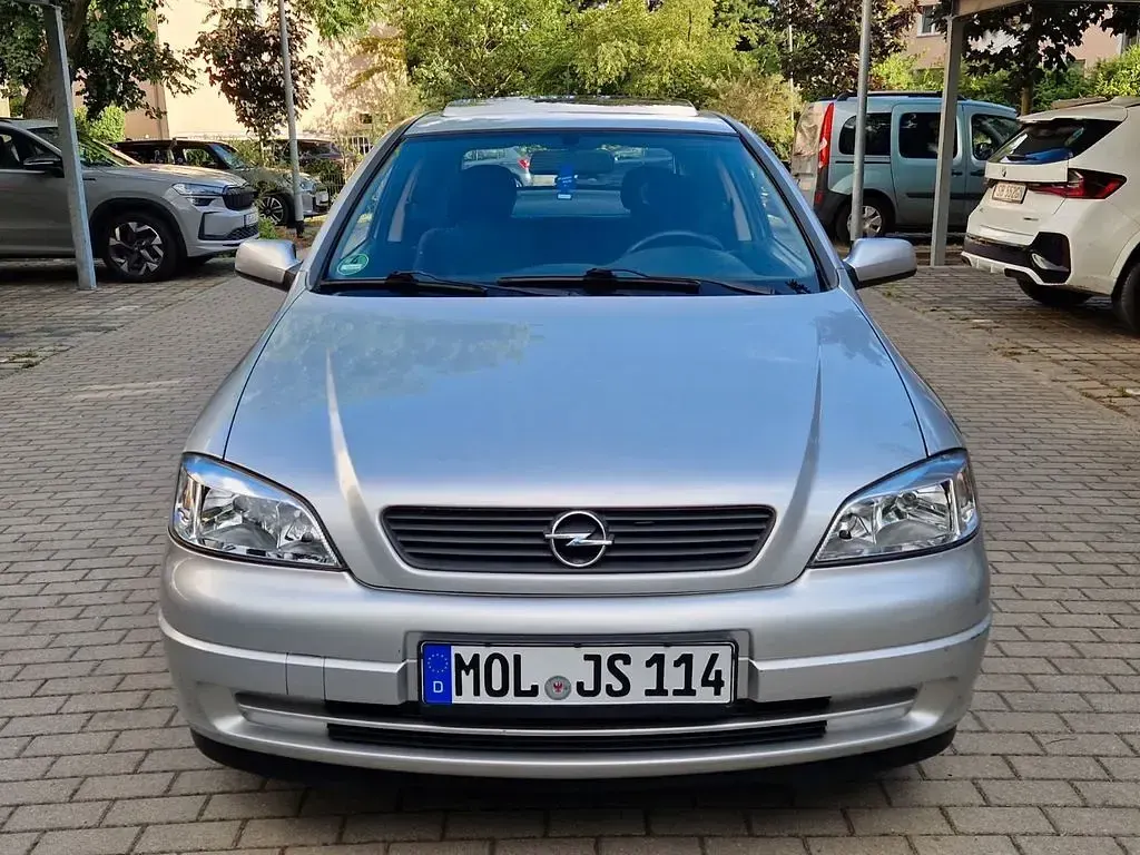 Gebraucht Opel Astra Edition 101 PS (74 kW) 1999 Silber Limousine