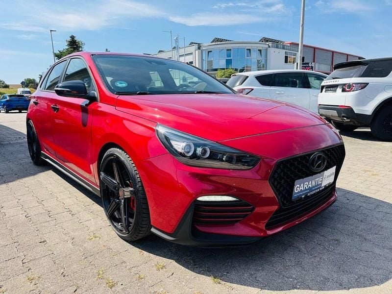 Rot Gebraucht 2019 Hyundai i30 N Line Limousine | 15.870 € (Etwas zu teuer) - Bild 1/4